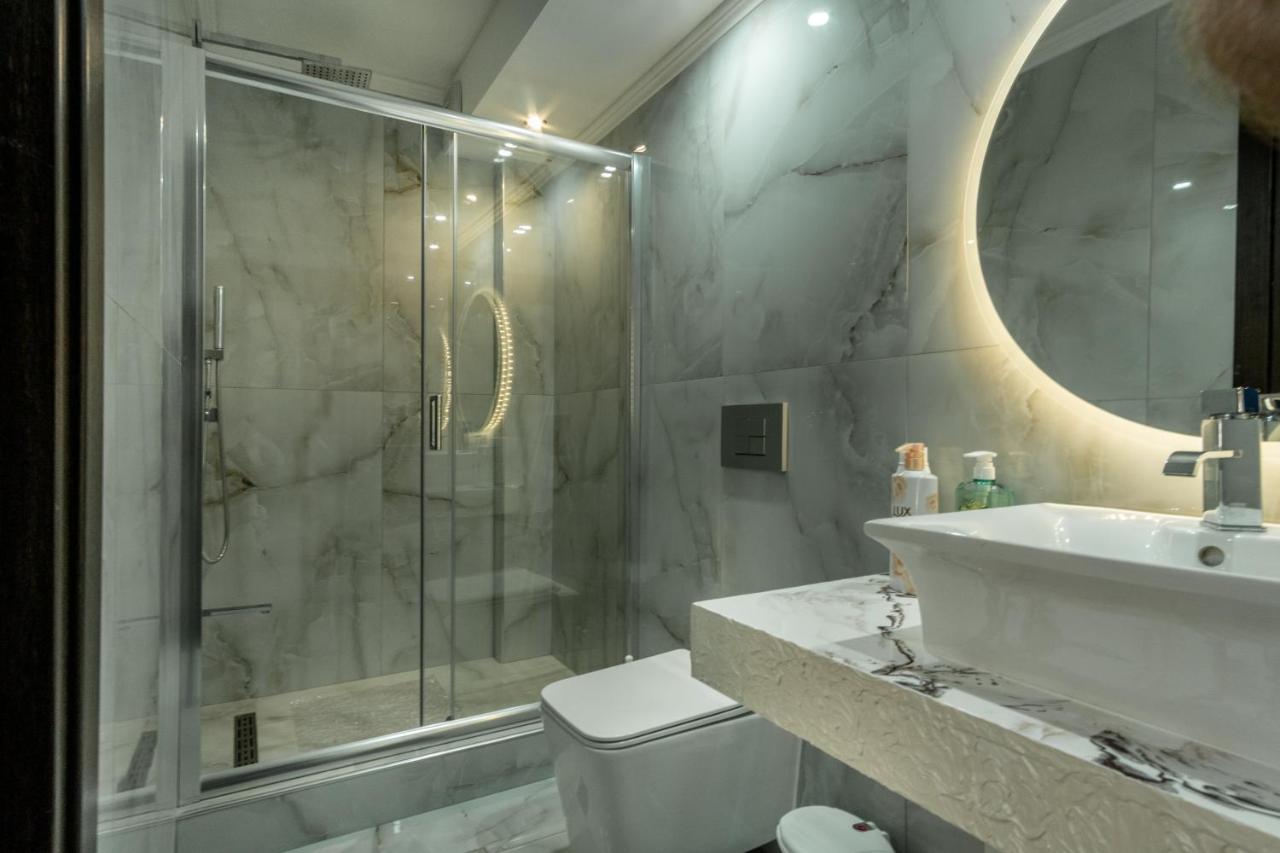 B2 Deluxe Apartment