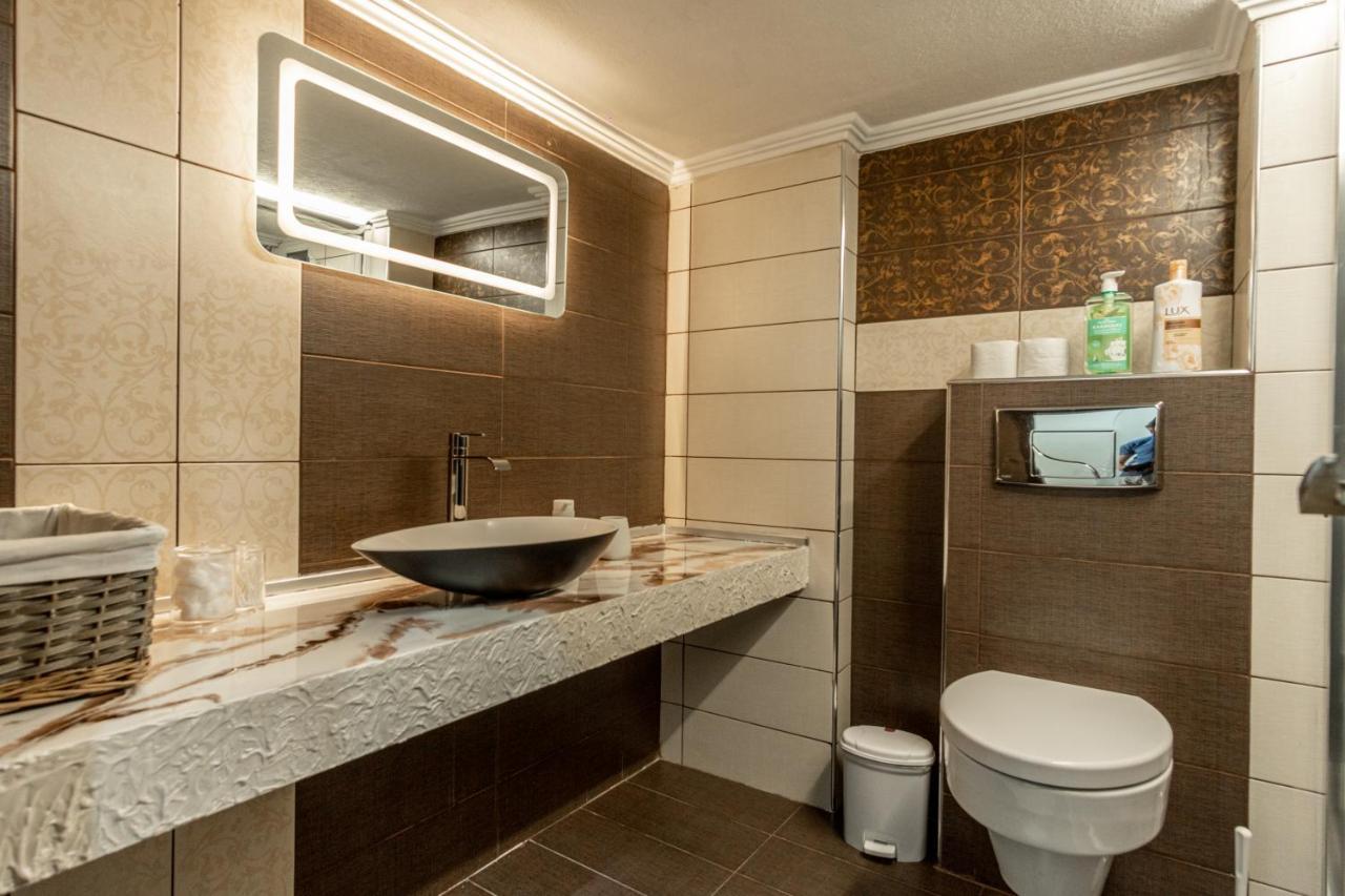 B2 Deluxe Apartment
